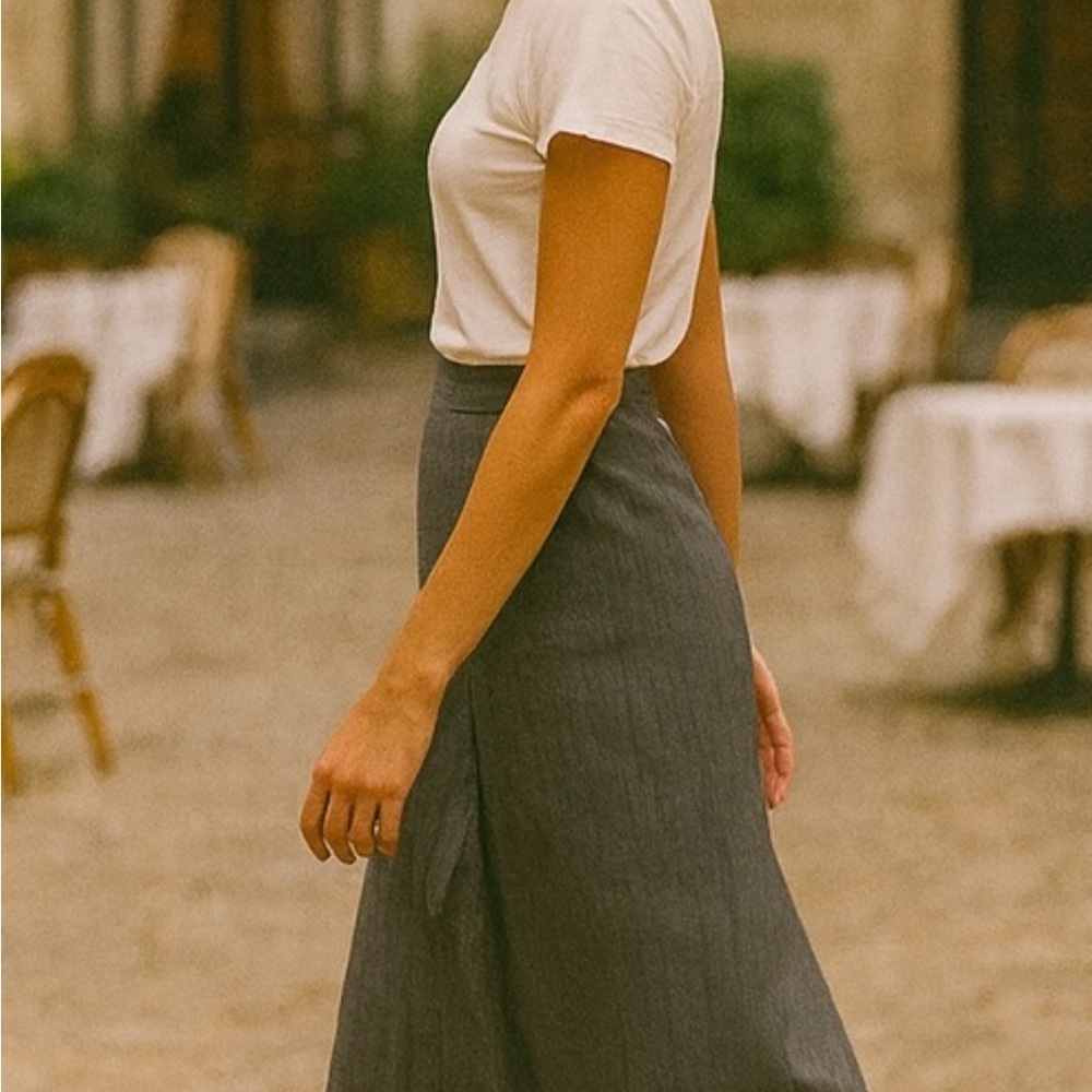 NWOT GEOFFREY BEENE PLEATED GREY PINSTRIPE SKIRT SIZE 12